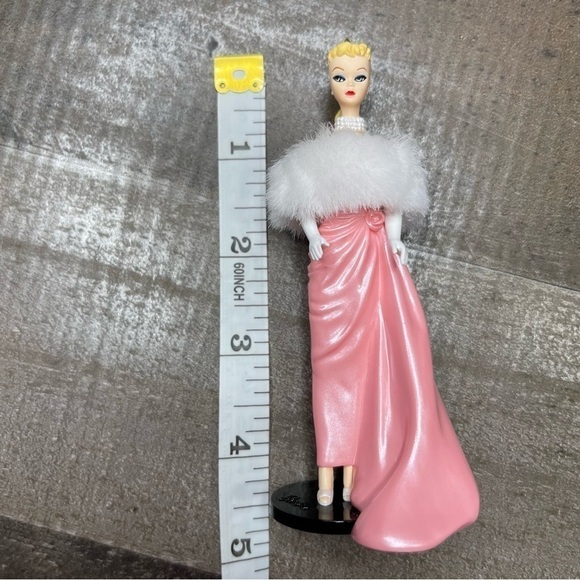 Hallmark Barbie Featuring the Enchanted Evening Ornament - Picture 4 of 7